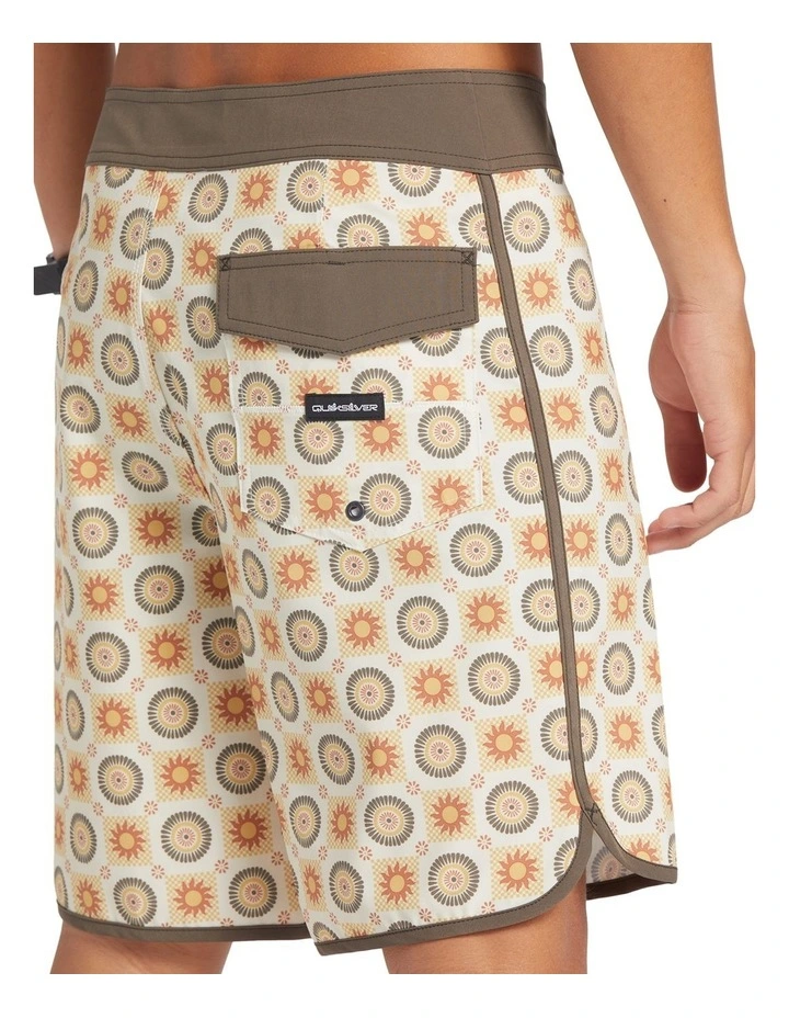 Surfsilk Scallop 19 Boardshorts in Birch image 4