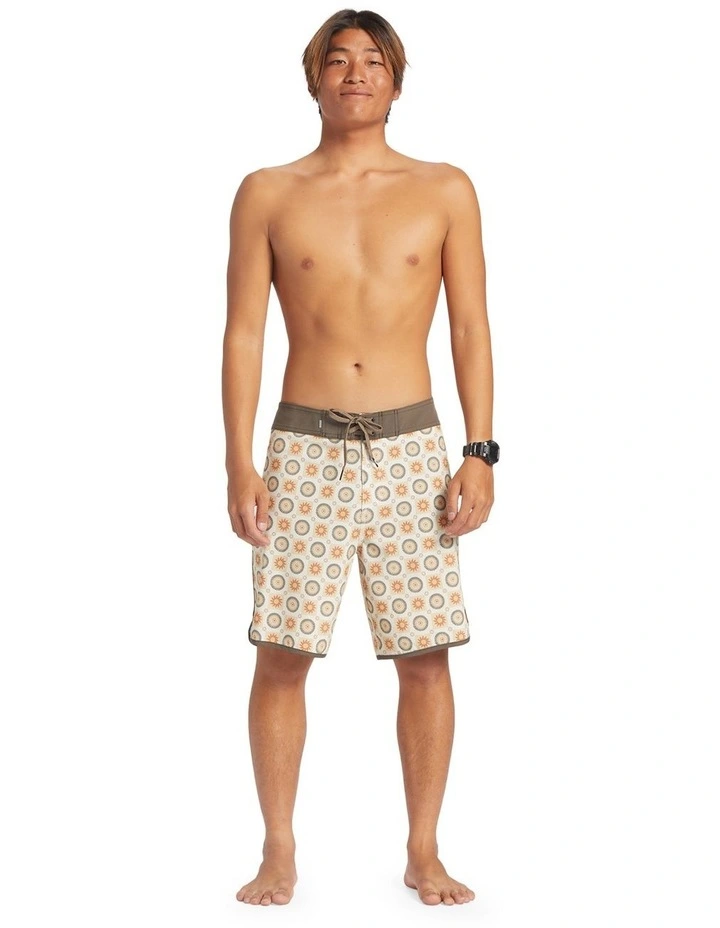 Surfsilk Scallop 19 Boardshorts in Birch image 5