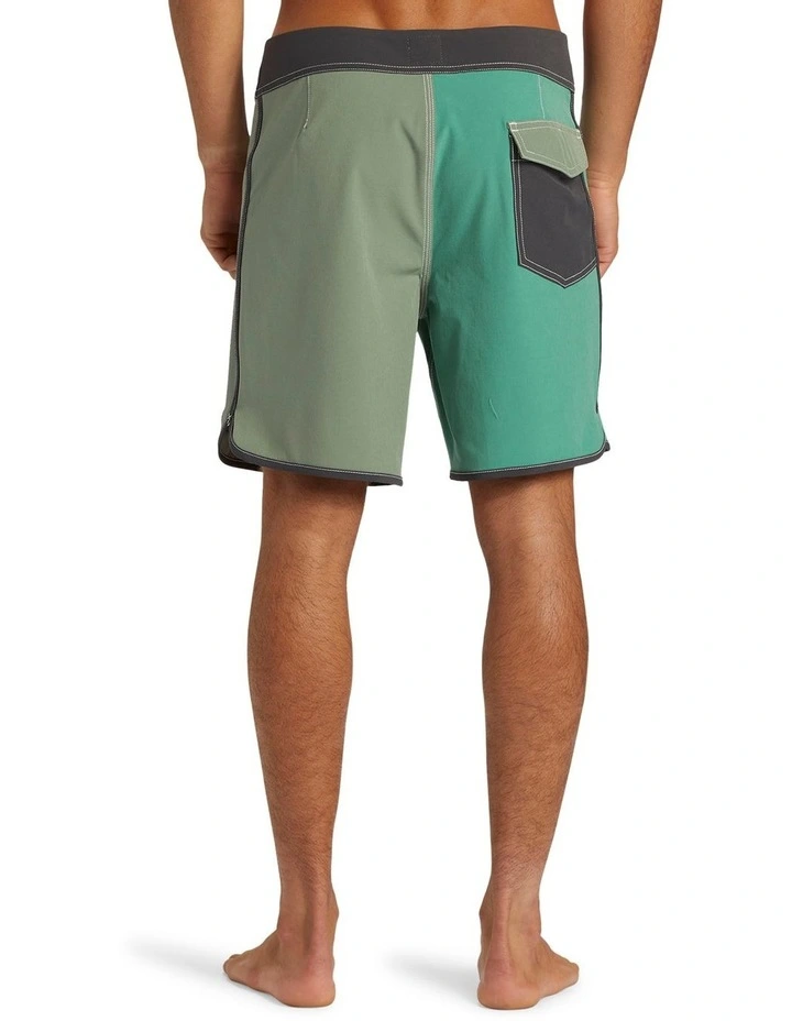 Original Scallop Jester 18" Boardshorts in Sea Spray image 2