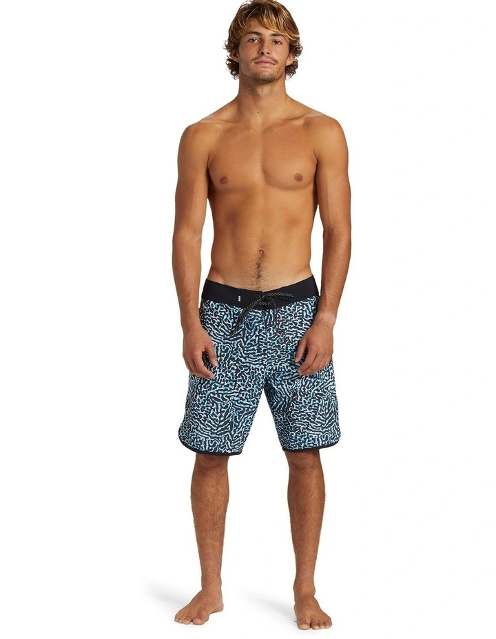 Highline Scallop 19 Boardshorts in Swedish Blue image 5