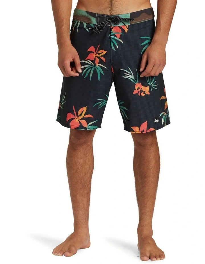 Highline Scallop 19" Boardshorts in Black image 1