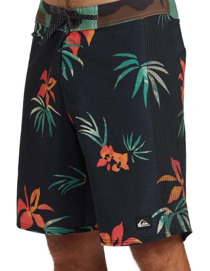 Highline Scallop 19" Boardshorts in Black image 4