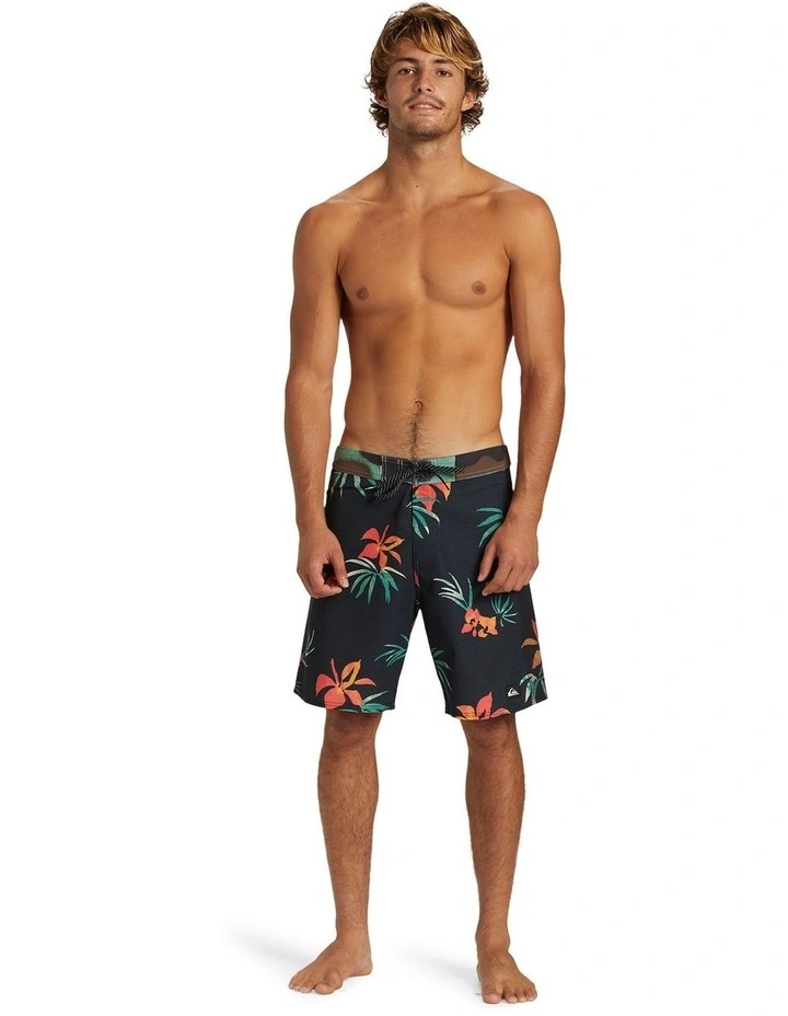 Highline Scallop 19" Boardshorts in Black image 5