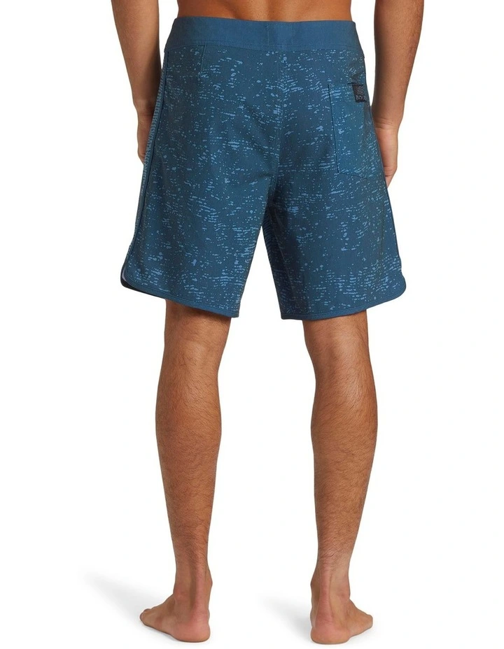Scallop Blank Canvas 18'' Boardshorts in Midnight Navy image 2