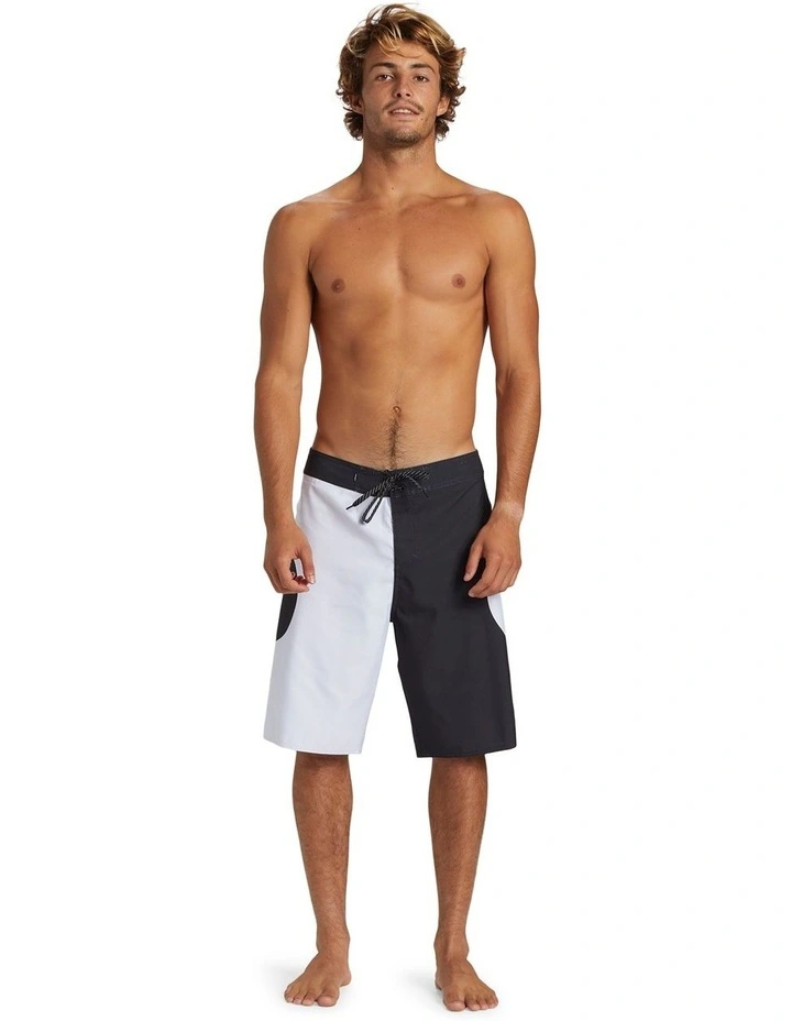 Quiksilver Everyday Griff Straight 21 Boardshorts In Black MYER