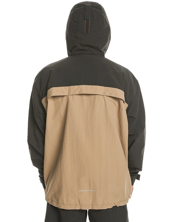 High Horizon Hooded Windbreaker Jacket in Tarmac image 2