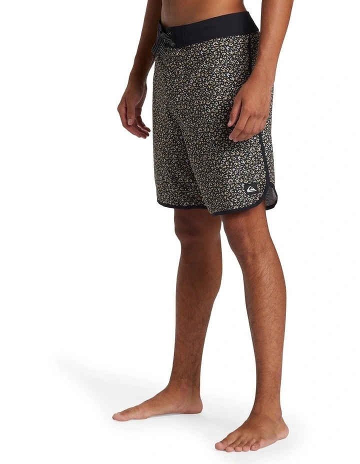 Highline Scallop 19 Board Shorts in Tarmac image 3