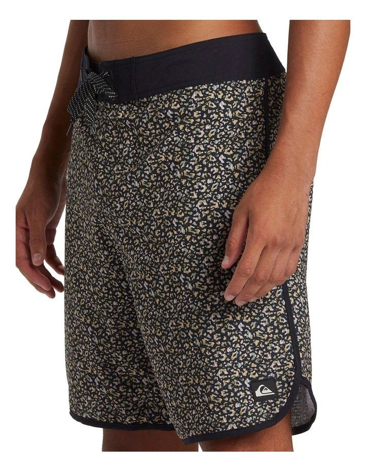 Highline Scallop 19 Board Shorts in Tarmac image 4