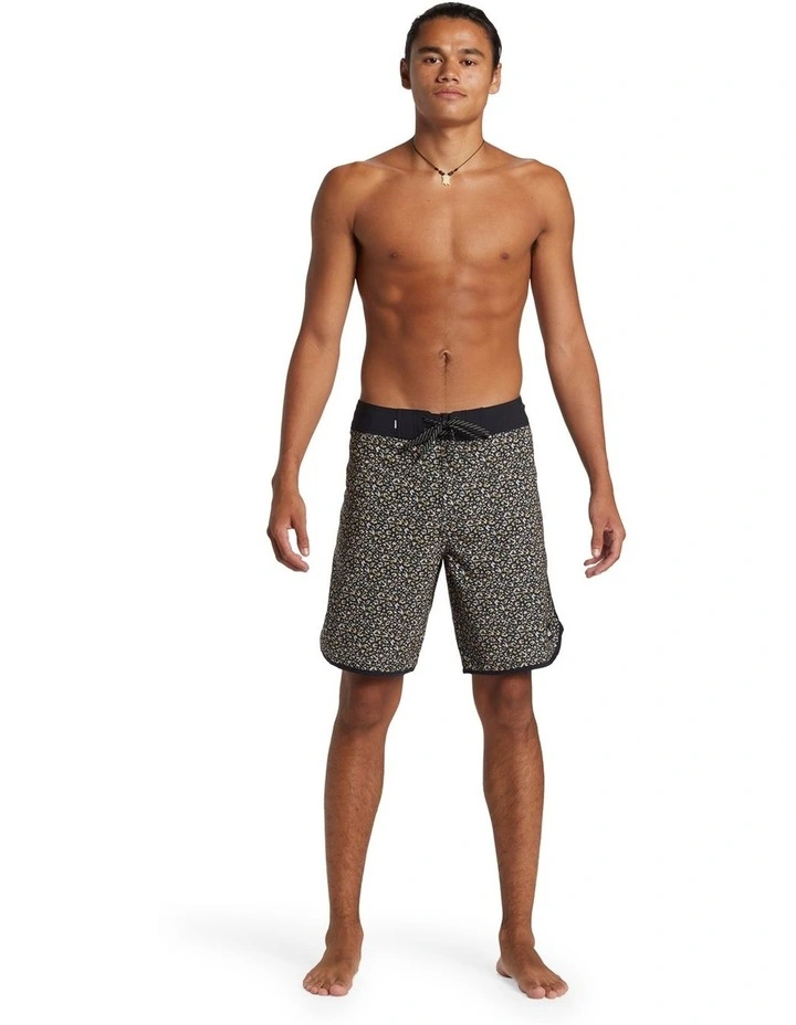 Highline Scallop 19 Board Shorts in Tarmac image 5