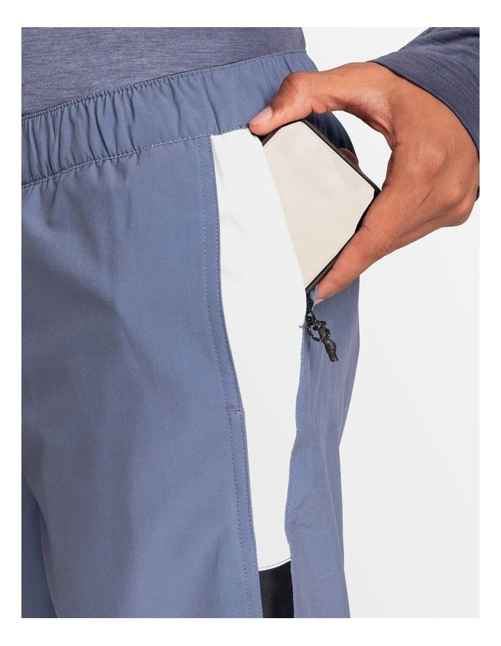 Omni Training Shorts 17 Inch in Blue image 4