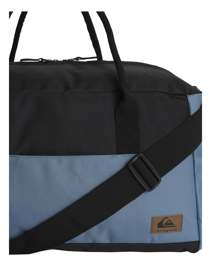 Cottage V Duffle Bag in Blue image 4