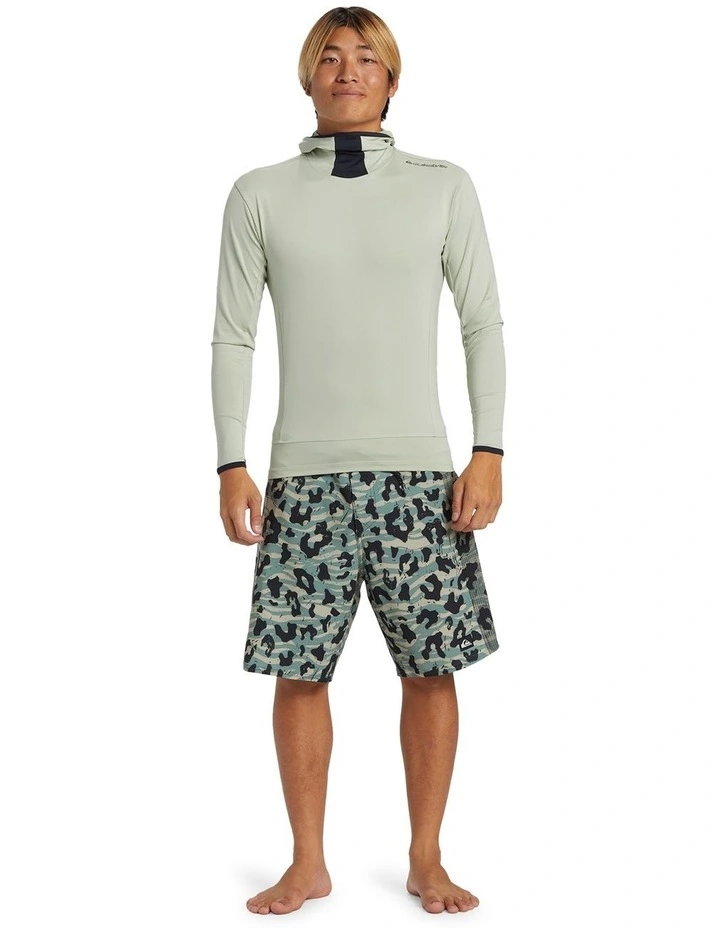 Highline Long Sleeve Upf 50 Hooded Rash Guard in Green image 5
