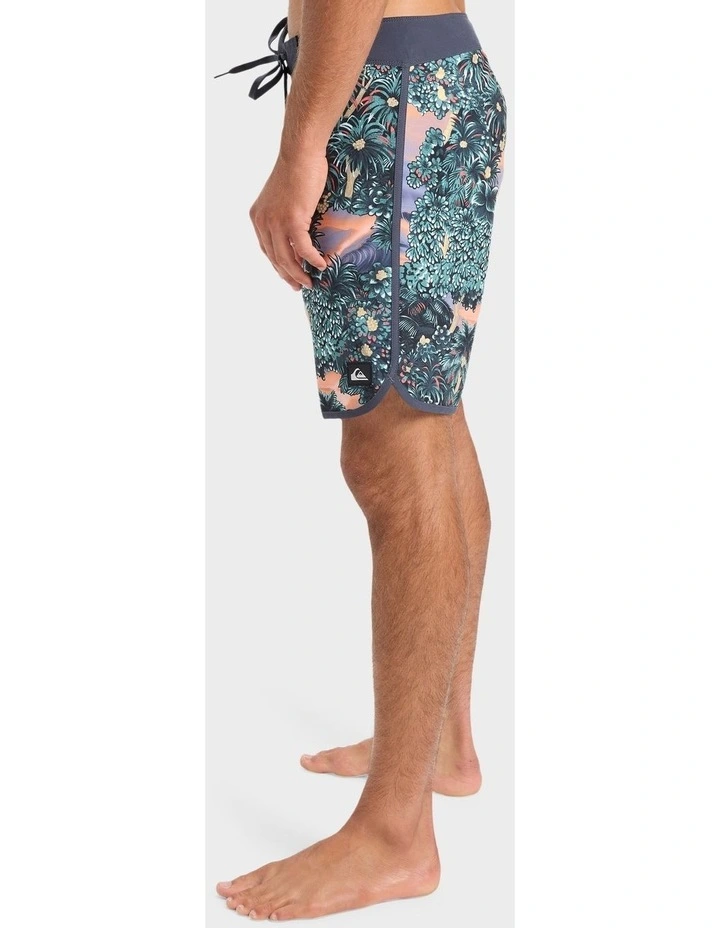 Surfsilk Scallop 18 Board Shorts in Black image 3