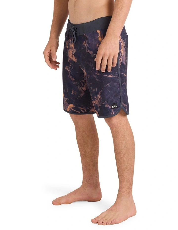 Highline Scallop 19 Inch Boardshorts in India Ink image 3