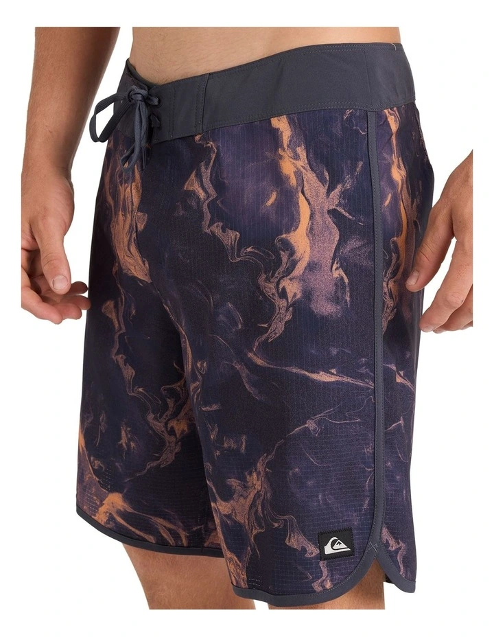 Highline Scallop 19 Inch Boardshorts in India Ink image 4