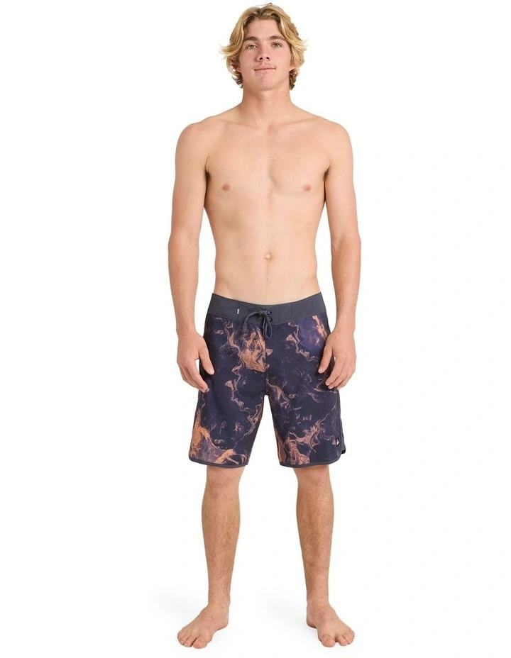 Highline Scallop 19 Inch Boardshorts in India Ink image 6
