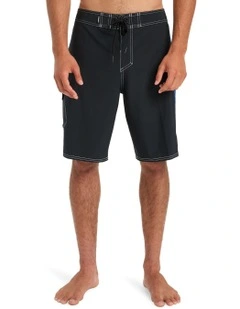 Interconnect 20 Inch Boardshorts in Black