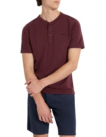 Jace Slub Henley Tee in Fig