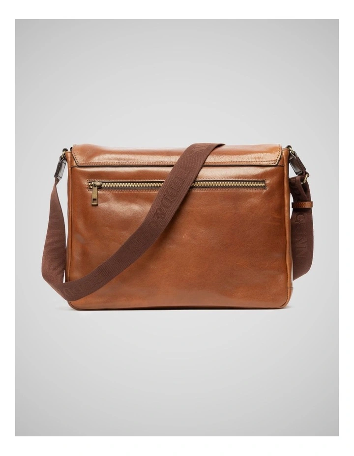 Cambridge Messenger Bag in Cognac image 3