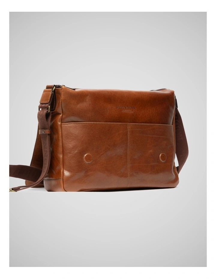 Cambridge Messenger Bag in Cognac image 4
