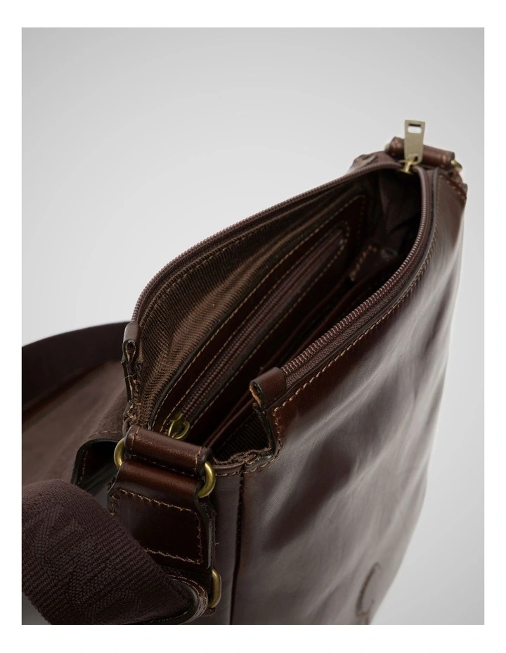 Cambridge Mini Messenger in Chocolate image 5