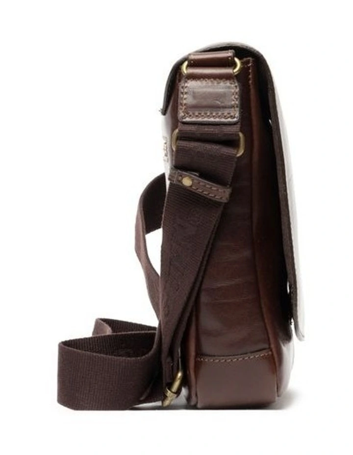 Cambridge Mini Messenger in Chocolate image 7
