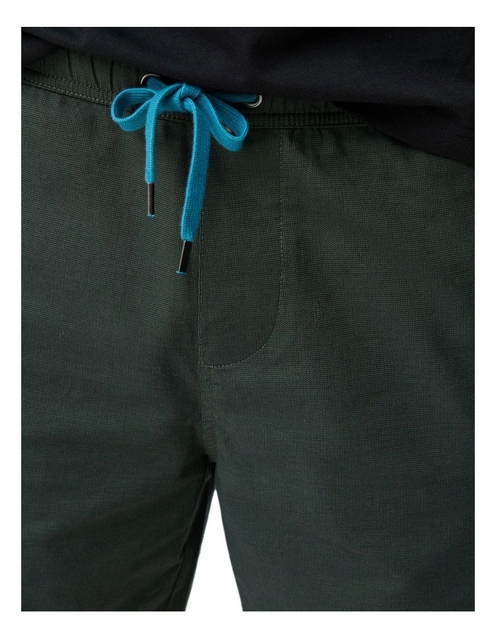 Gunn 7 Resort Short in Olive image 6