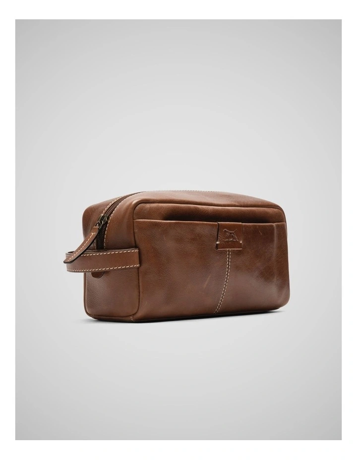 Princeton Washbag in Cognac image 2