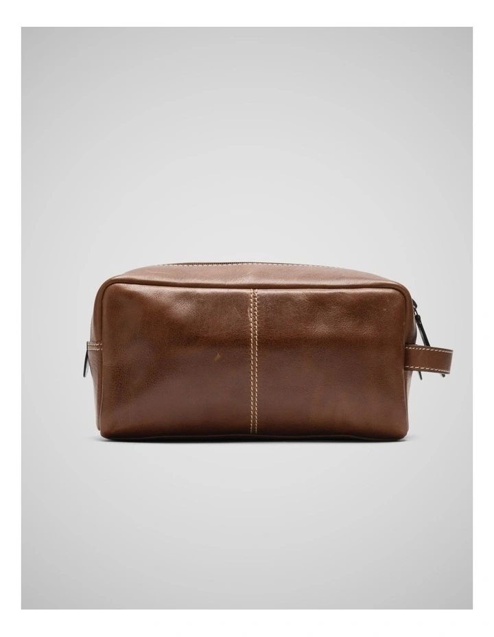 Princeton Washbag in Cognac image 3