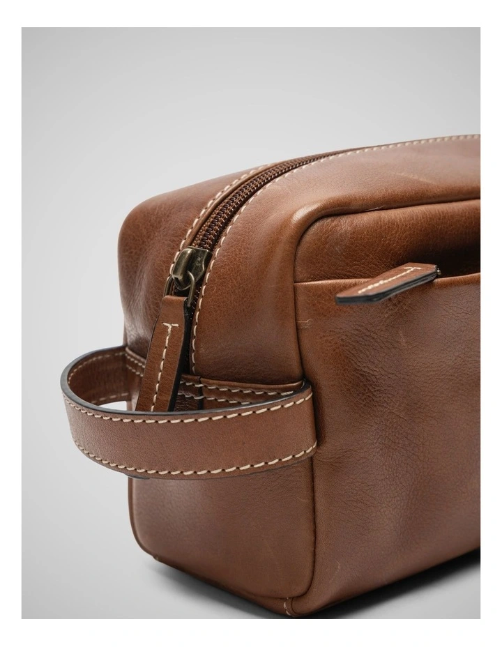 Princeton Washbag in Cognac image 5