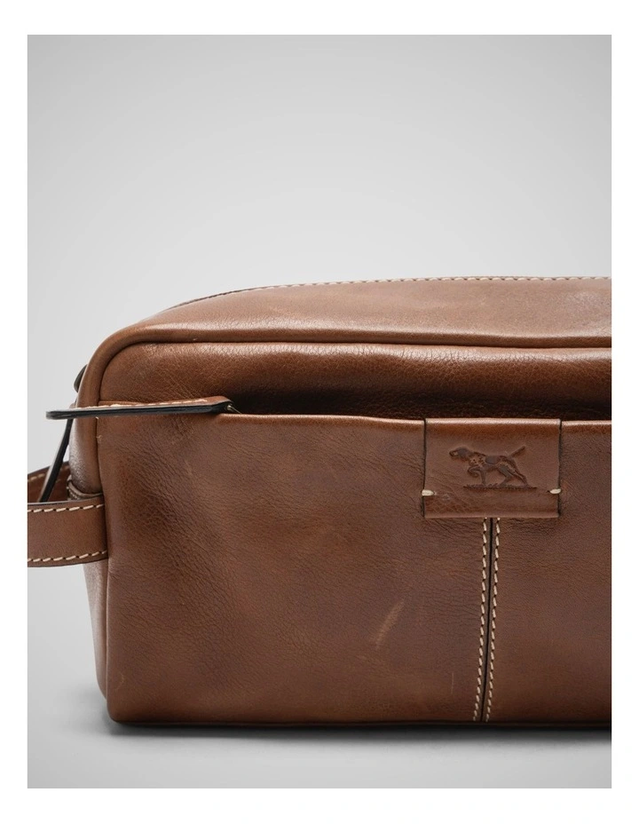 Princeton Washbag in Cognac image 6