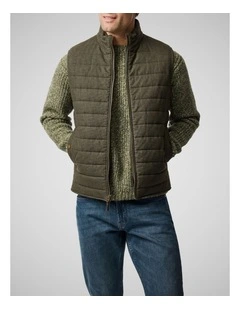 Dunedin Road Vest in Moss