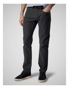 Motion 2 Straight Jeans Shorts in Leg Coal