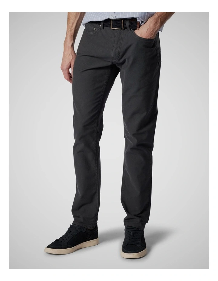 Motion 2 Straight Jeans Shorts in Leg Coal image 1