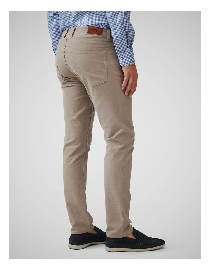Motion 2 Straight Jean Short Leg in Sable image 3