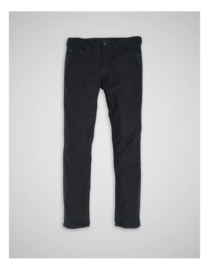 Motion 2 Straight Jean Short Leg in Navy image 4