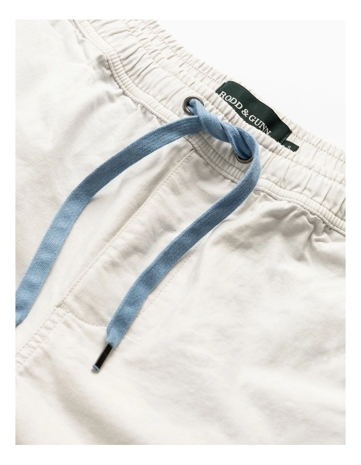 Resort 7" Shorts in Coconut image 5