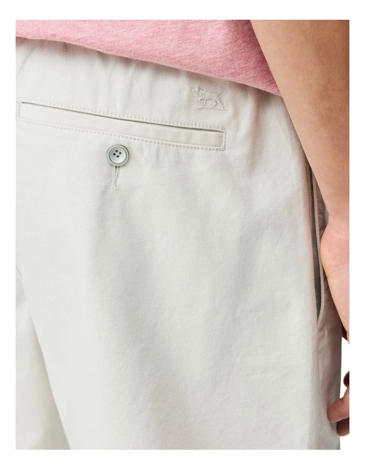 Resort 7" Shorts in Coconut image 7