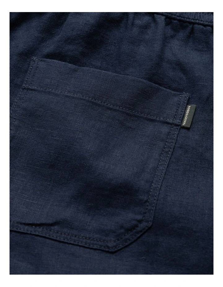Linen Resort Short 9 Inch in Navy image 7