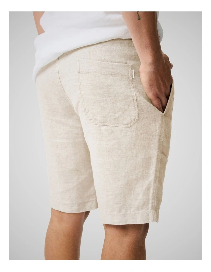 Linen 9 inch Resort Short in Oatmeal image 6