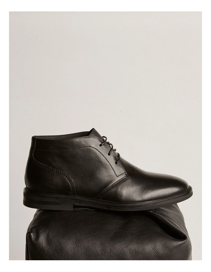 Warner Chukka Boots in Black image 2