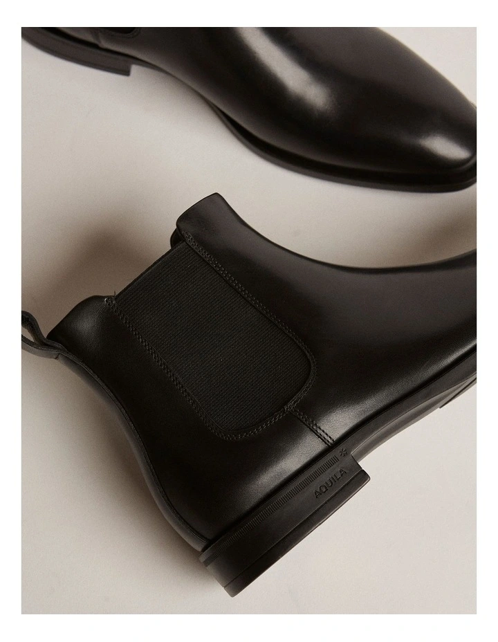 Callaway Chelsea Boots in Black image 2