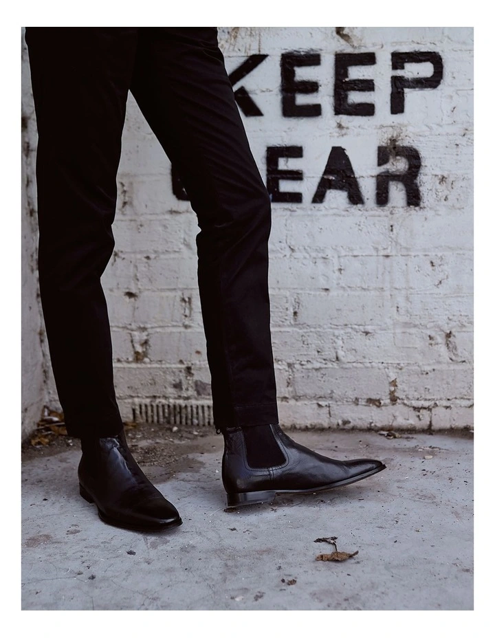Osbourne 2.0 Leather Chelsea Boots in Black image 2