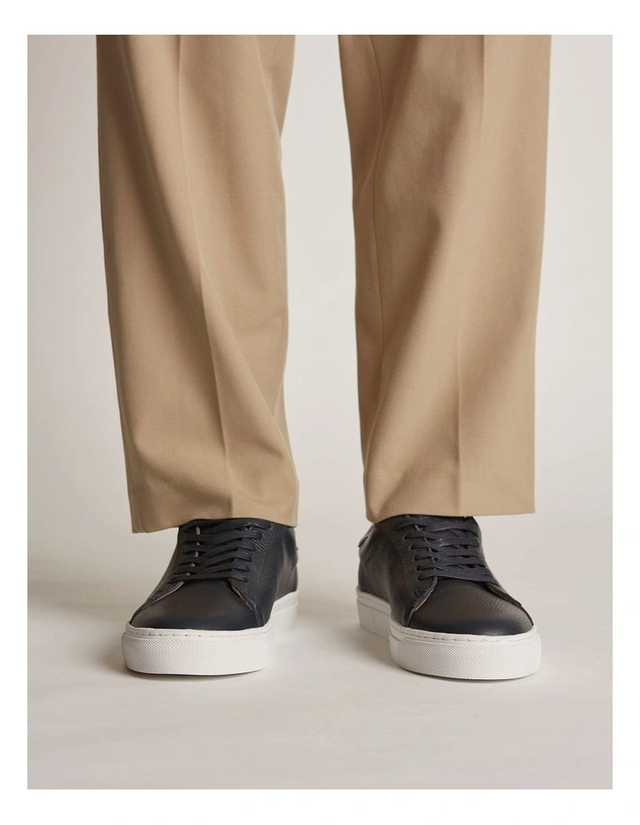 Deco 2.0 Leather Sneakers in Navy image 2