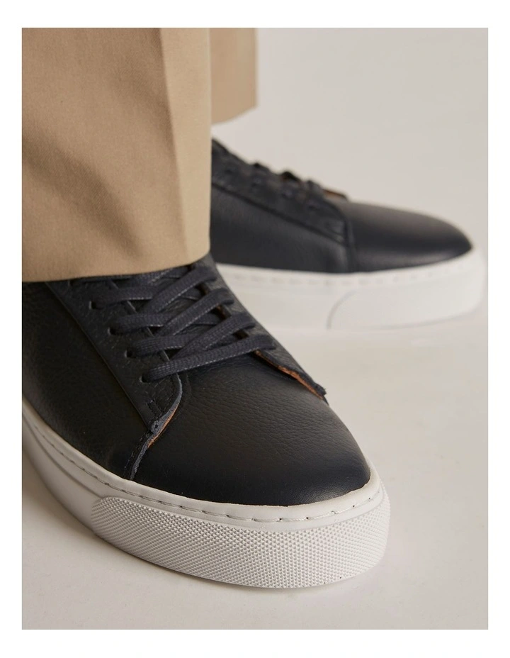 Deco 2.0 Leather Sneakers in Navy image 6