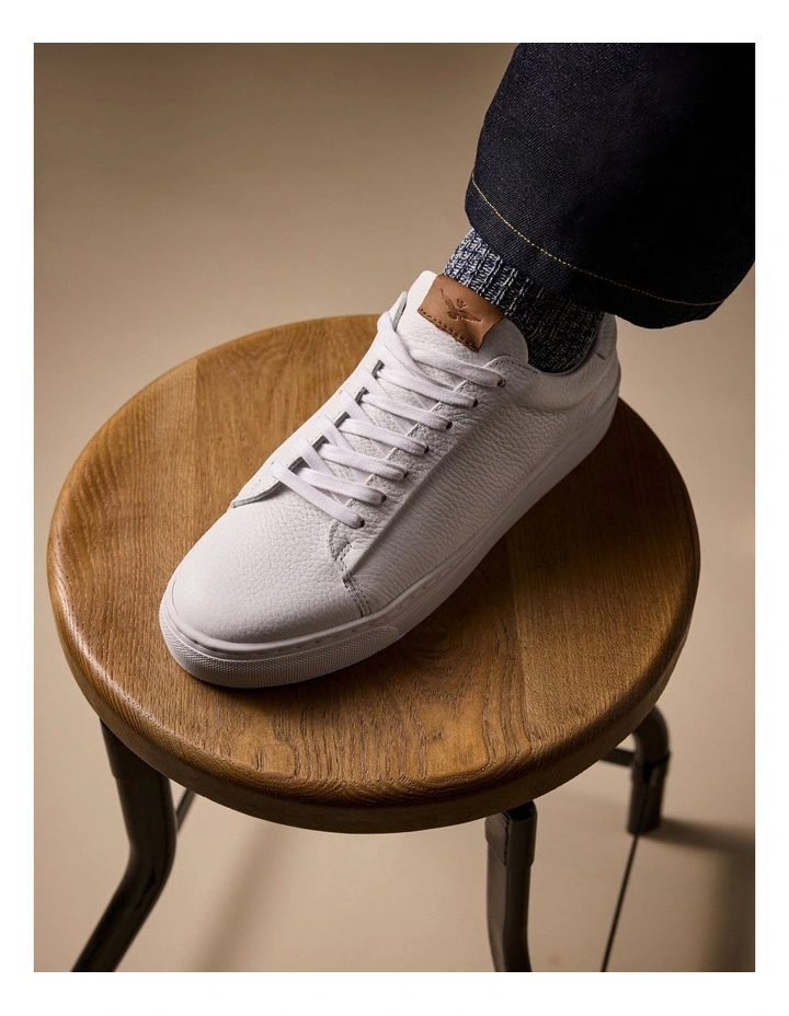 Deco 2.0 Leather Sneakers in White image 2
