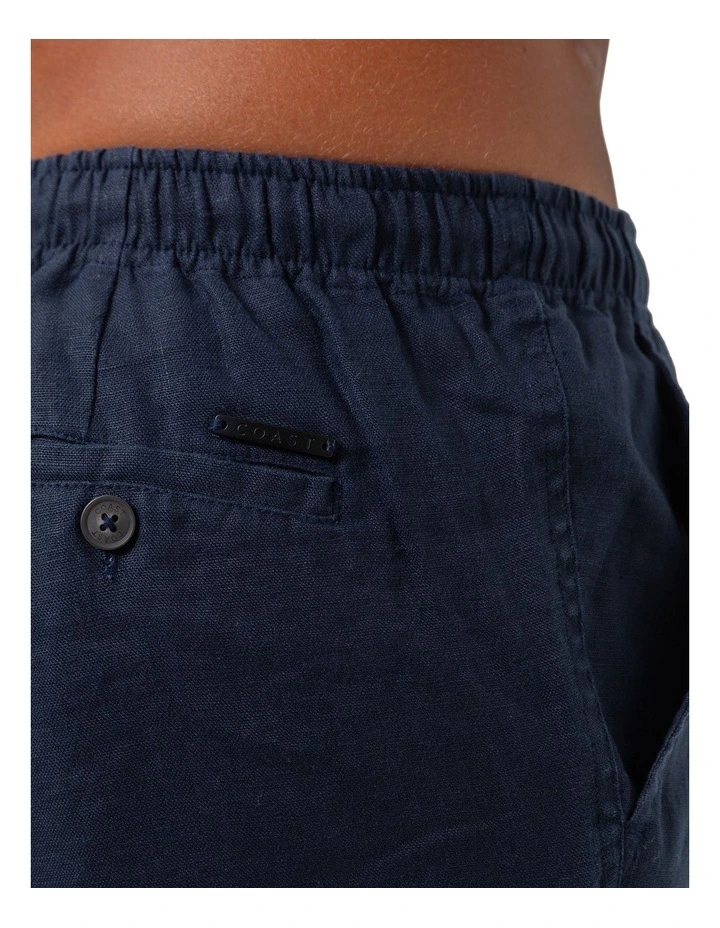 Linen Short in Navy image 5