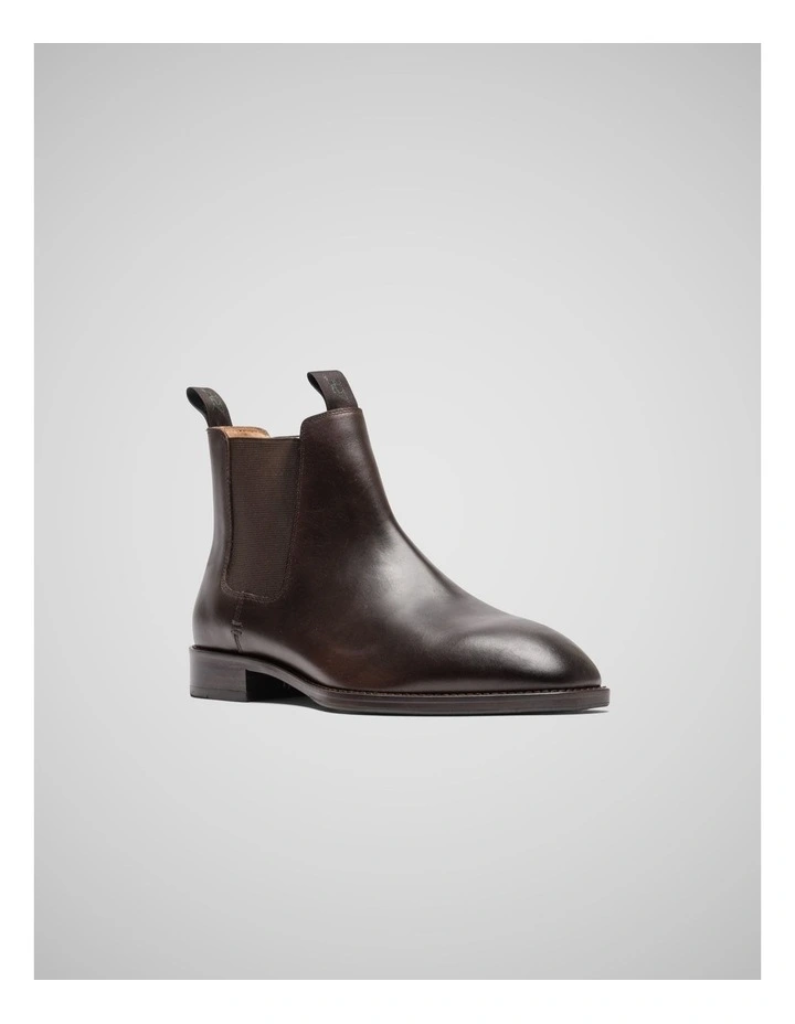 Farmlands Chelsea Boot in Chocolate image 2