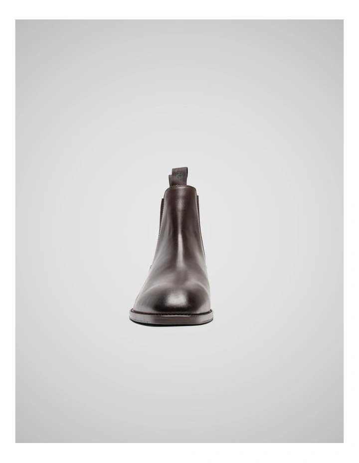 Farmlands Chelsea Boot in Chocolate image 4