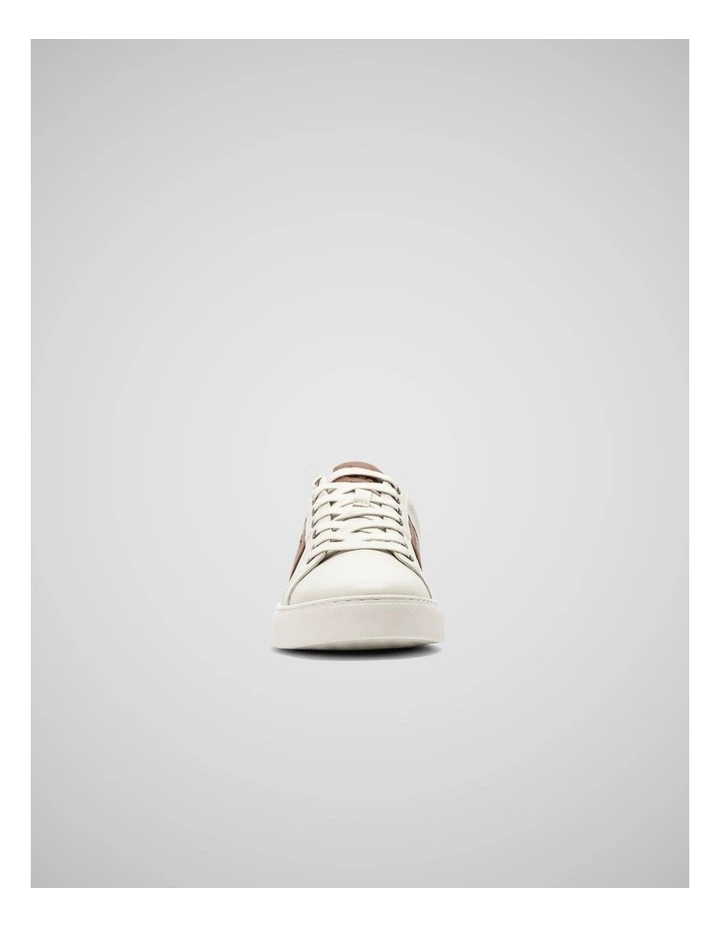 Endeavour Cruise Sneaker in Chalk image 4